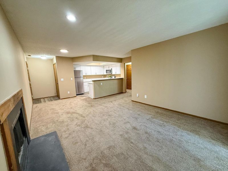 2744 Greystone Drive, Unit E, Columbus, OH 43220 Photo 10