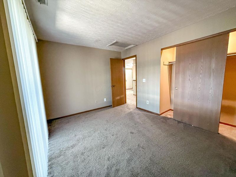 2744 Greystone Drive, Unit E, Columbus, OH 43220 Photo 12