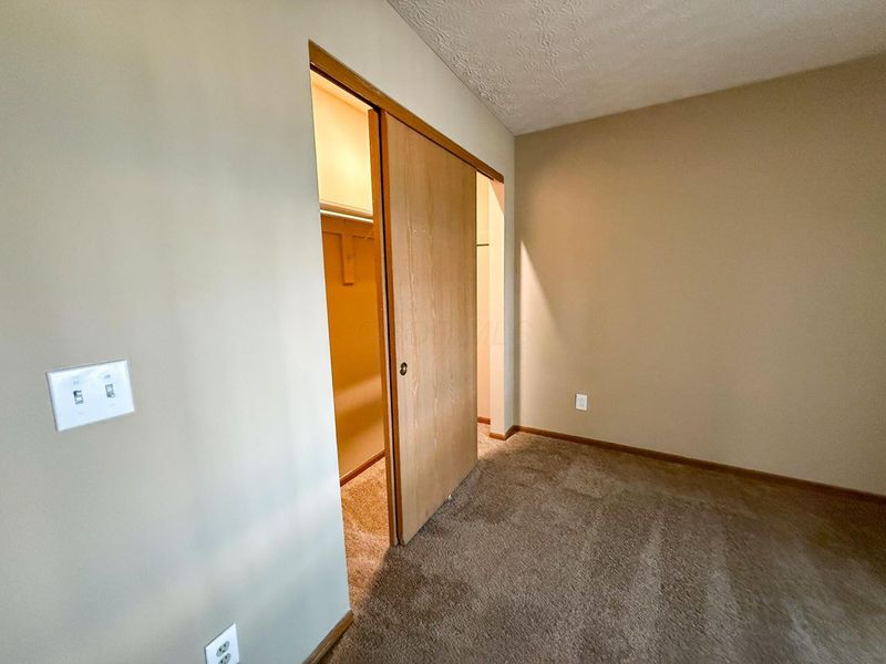 2744 Greystone Drive, Unit E, Columbus, OH 43220 Photo 13