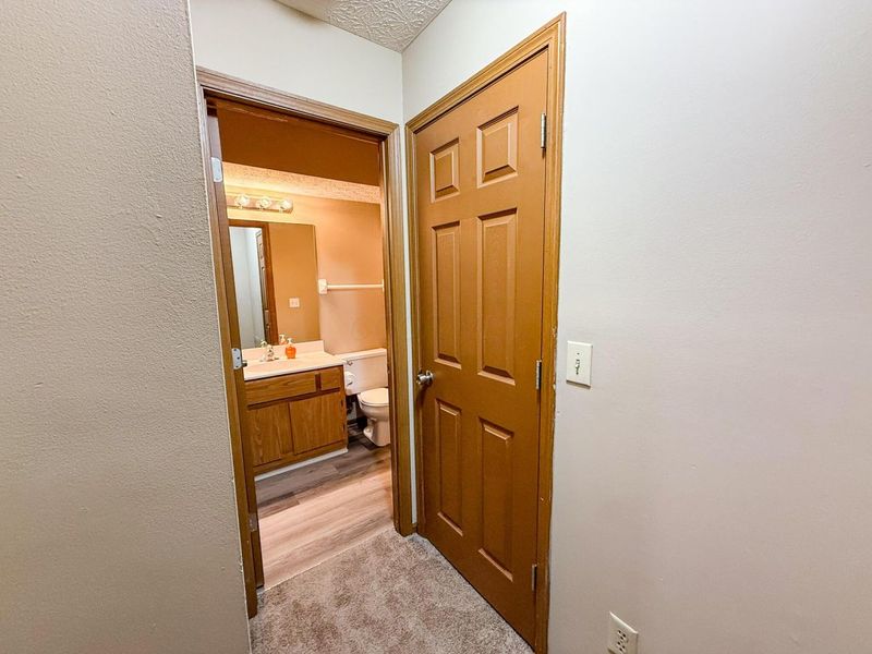 2744 Greystone Drive, Unit E, Columbus, OH 43220 Photo 14