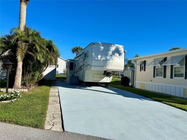 1112 FEATHER LANE, BOWLING GREEN, FL 33834