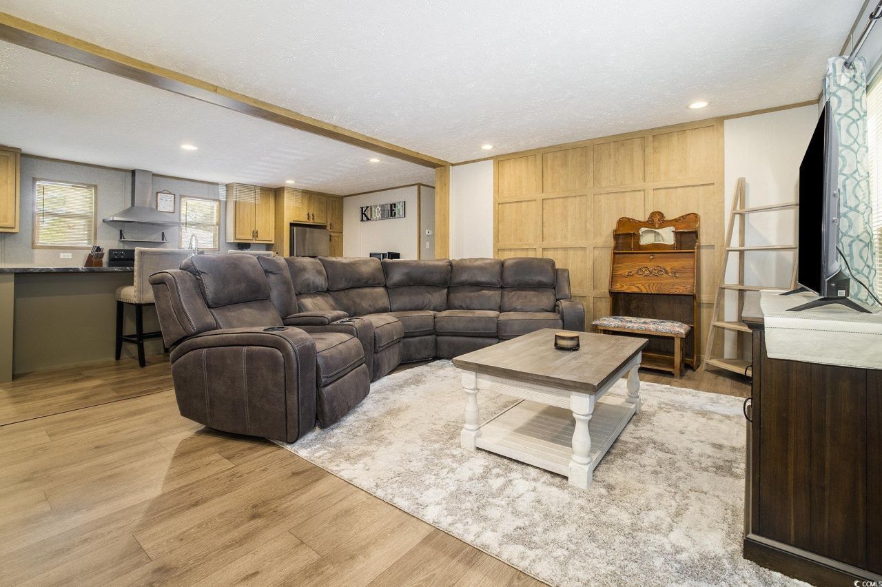 2396 Highway 15 Photo 9