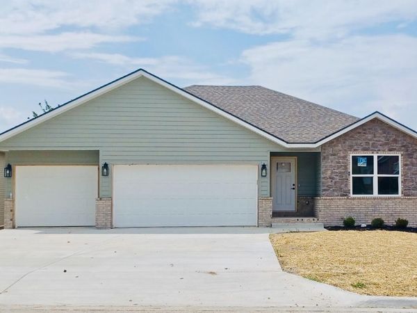 825 S Cobble Creek Boulevard, Nixa, MO 65714