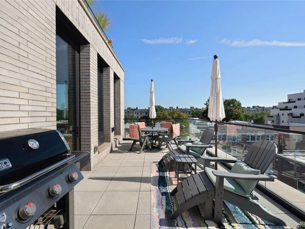 21-21 31st Street, Unit 4E, Astoria, NY 11105