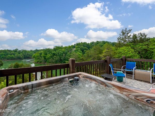 2350 Kerr Rd, Sevierville, TN 37876