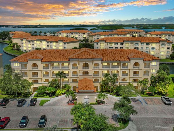 18 Harbour Isle Drive W, Unit 306, Fort Pierce, FL 34949