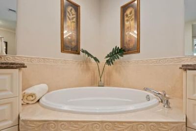 18 Harbour Isle Drive W, Unit 306, Fort Pierce, FL 34949 Photo