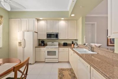 18 Harbour Isle Drive W, Unit 306, Fort Pierce, FL 34949 Photo