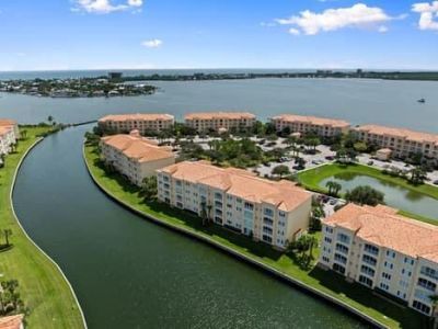 18 Harbour Isle Drive W, Unit 306, Fort Pierce, FL 34949 Photo