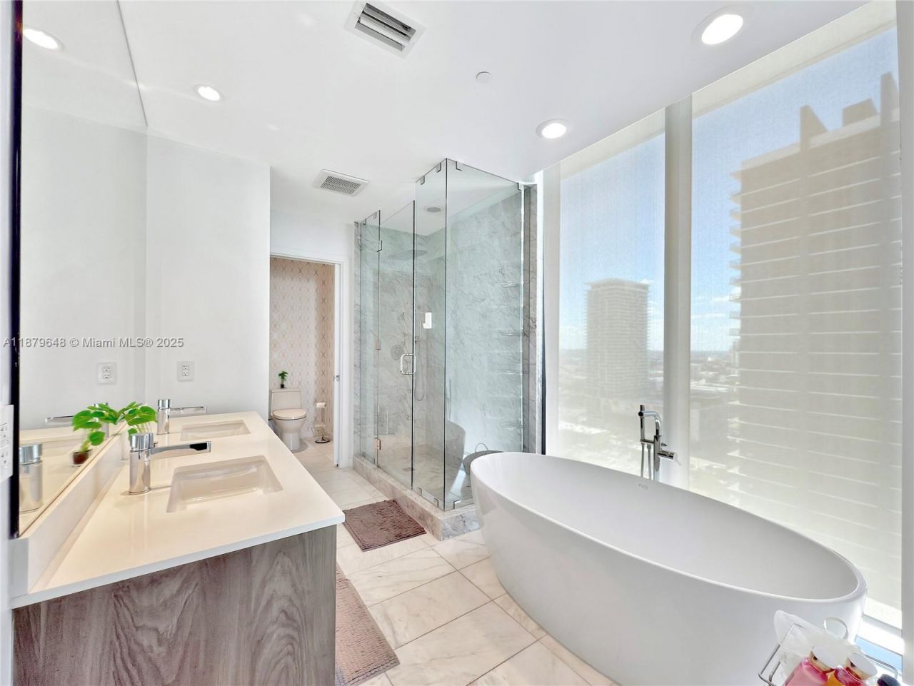 480 NE 31st St, Unit 2407, Miami, FL 33137 Photo
