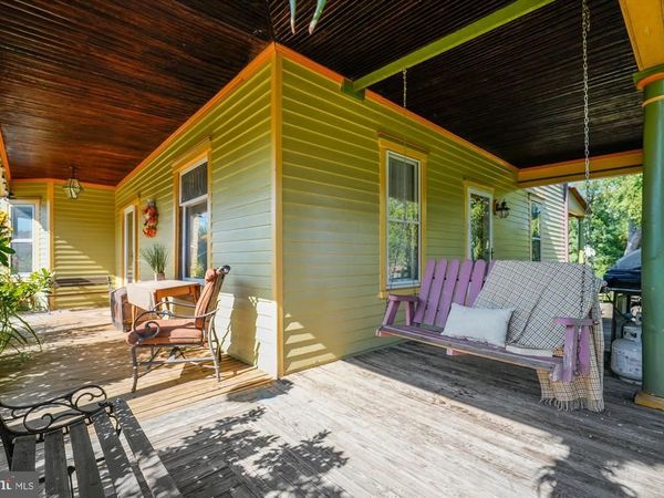 45 E BROAD WAY E, LOVETTSVILLE, VA 20180