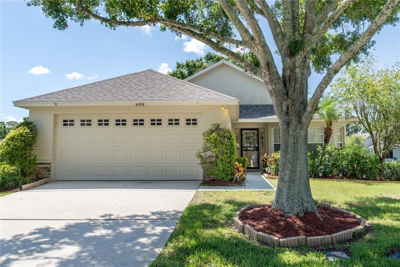 698 Lake Clark Place, Lakeland, FL 33813 Main Photo
