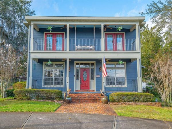 126 E PALMETTO AVENUE, HOWEY IN THE HILLS, FL 34737