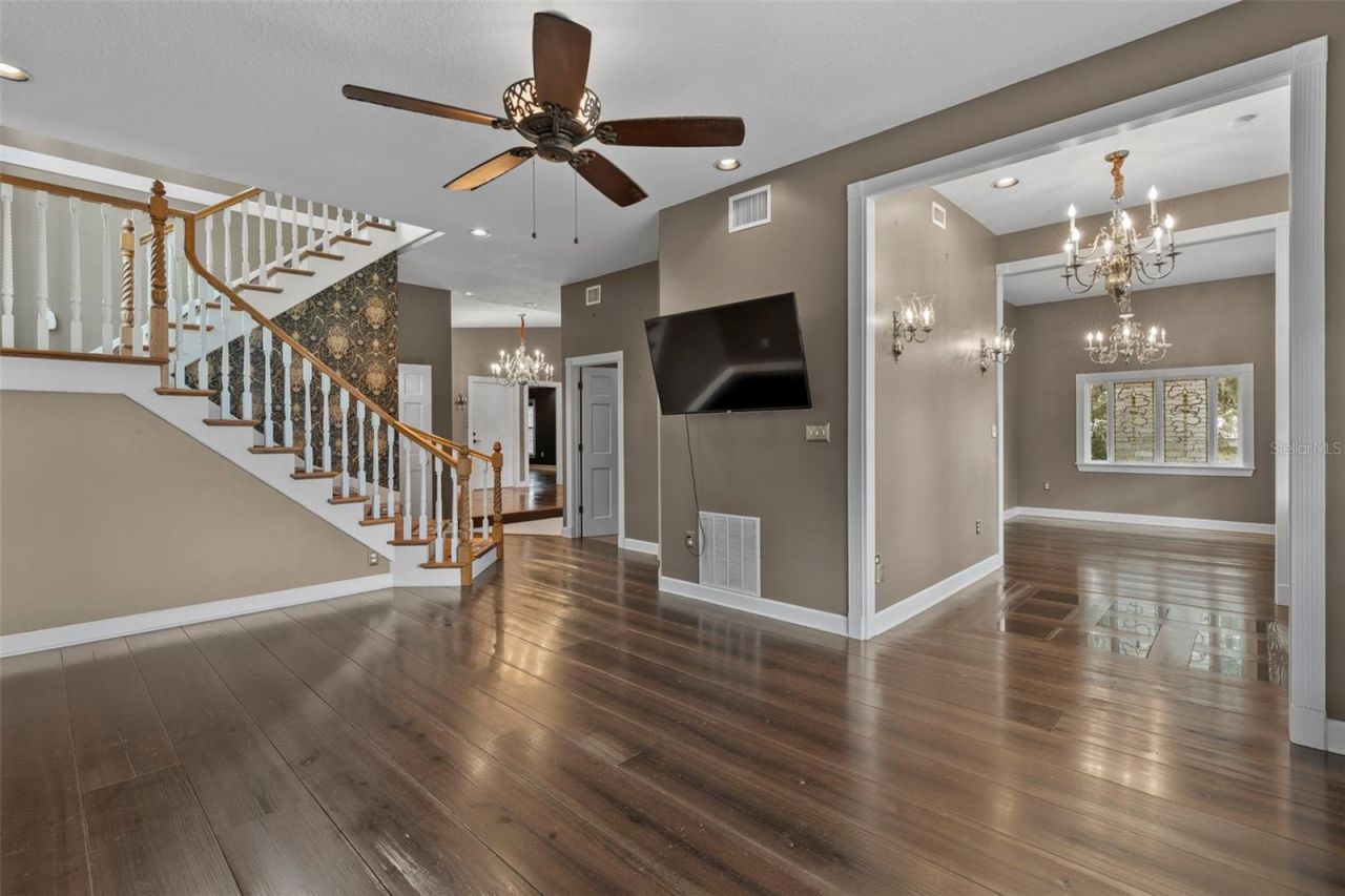 126 E Palmetto Avenue, Howey in the Hills, FL 34737 Photo