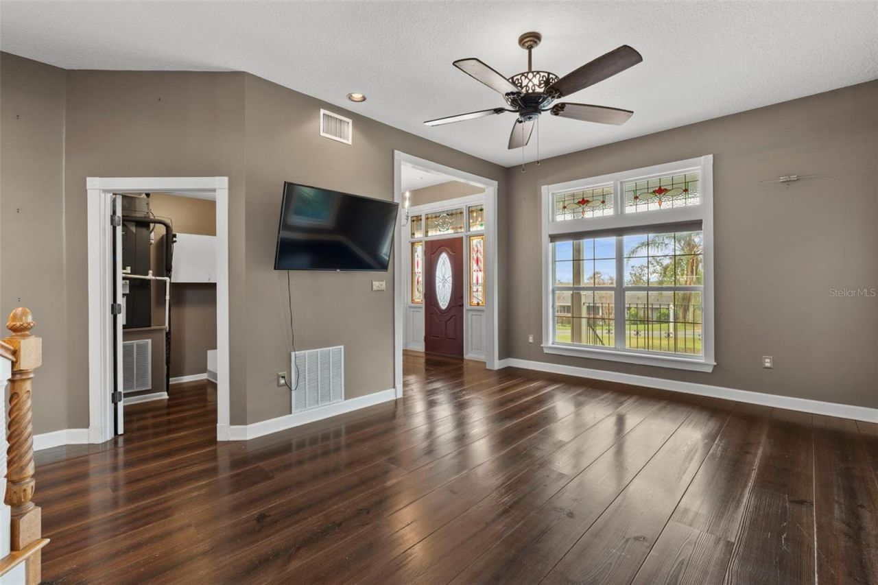 126 E Palmetto Avenue, Howey in the Hills, FL 34737 Photo