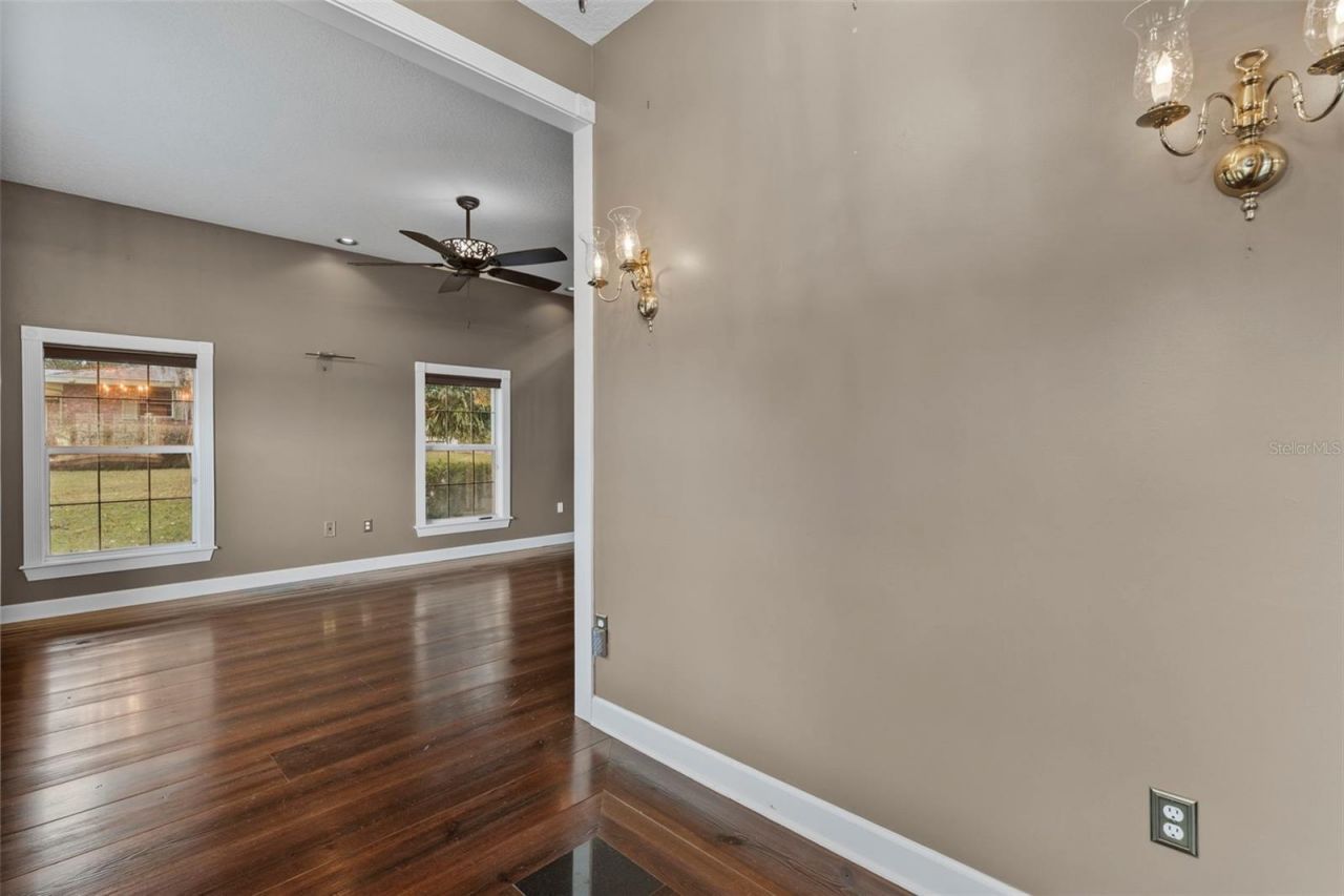 126 E Palmetto Avenue, Howey in the Hills, FL 34737 Photo