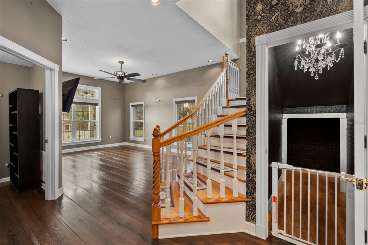 126 E Palmetto Avenue, Howey in the Hills, FL 34737 Photo