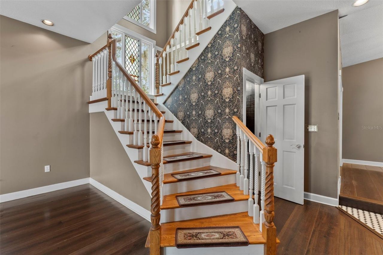 126 E Palmetto Avenue, Howey in the Hills, FL 34737 Photo