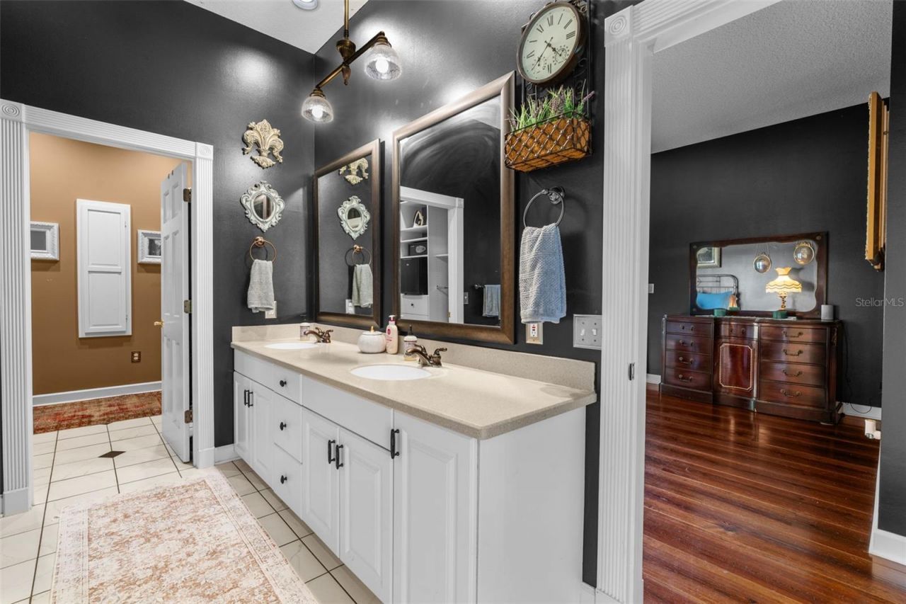 126 E Palmetto Avenue, Howey in the Hills, FL 34737 Photo