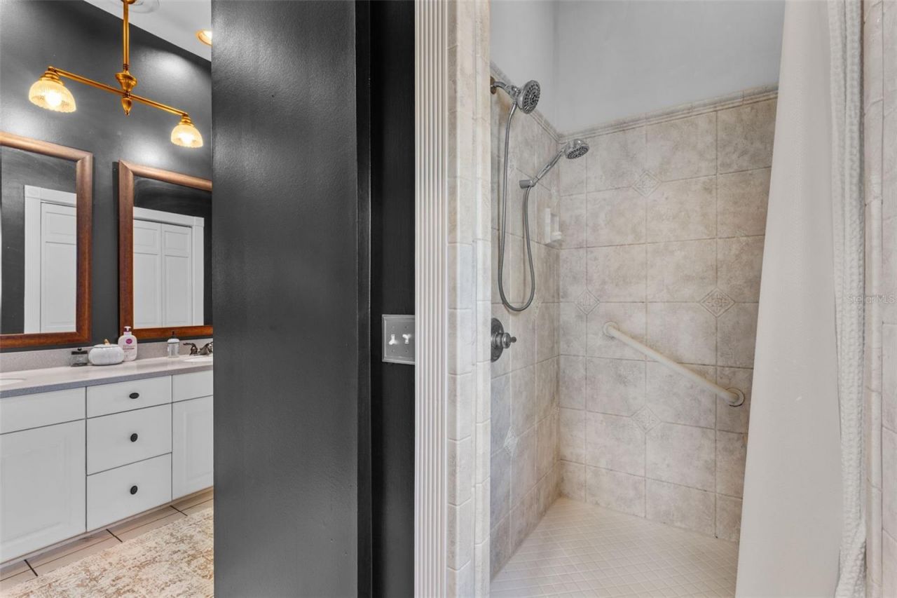 126 E Palmetto Avenue, Howey in the Hills, FL 34737 Photo