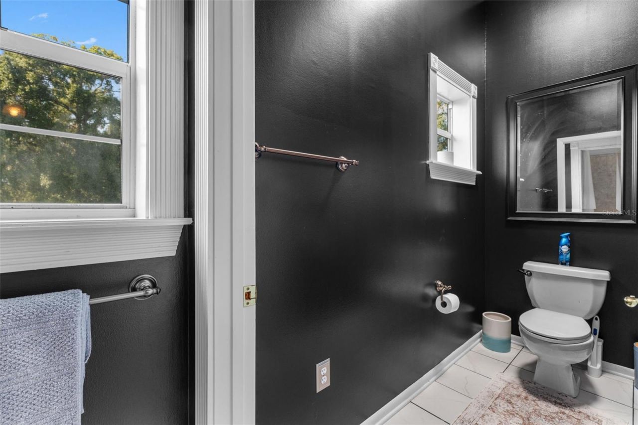 126 E Palmetto Avenue, Howey in the Hills, FL 34737 Photo