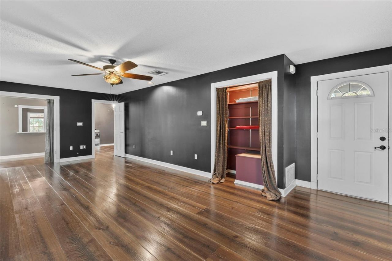 126 E Palmetto Avenue, Howey in the Hills, FL 34737 Photo