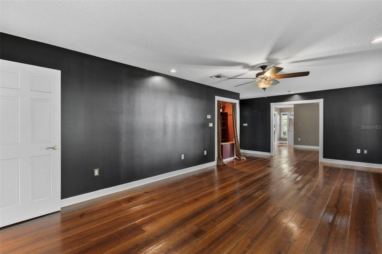 126 E Palmetto Avenue, Howey in the Hills, FL 34737 Photo