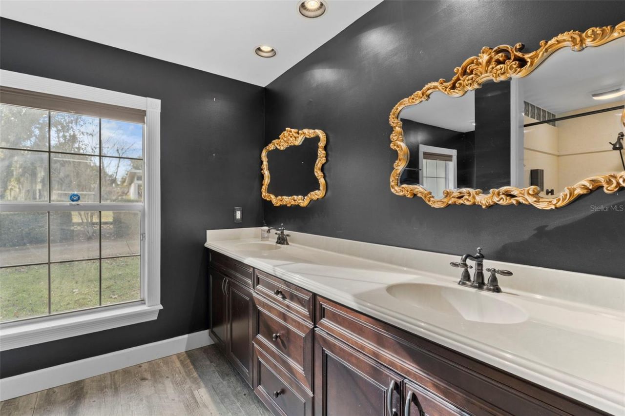 126 E Palmetto Avenue, Howey in the Hills, FL 34737 Photo