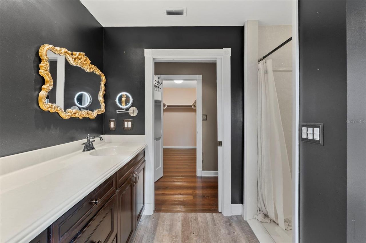 126 E Palmetto Avenue, Howey in the Hills, FL 34737 Photo