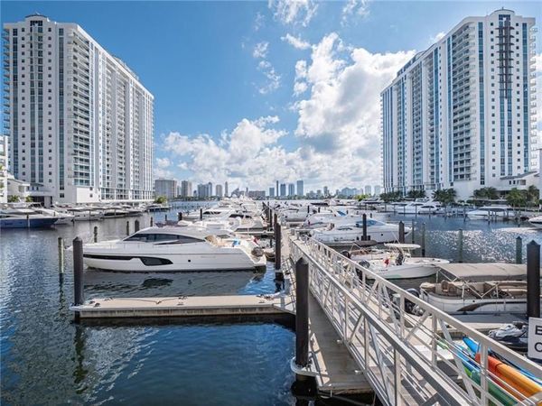 17111 Biscayne Boulevard, Unit 2105 + 1 B, North Miami Beach, FL 33160