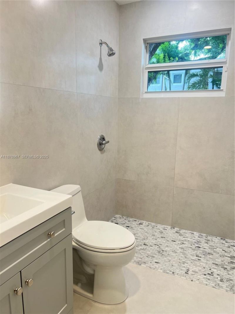 3050 Virginia St, Unit Front, Miami, FL 33133 Photo