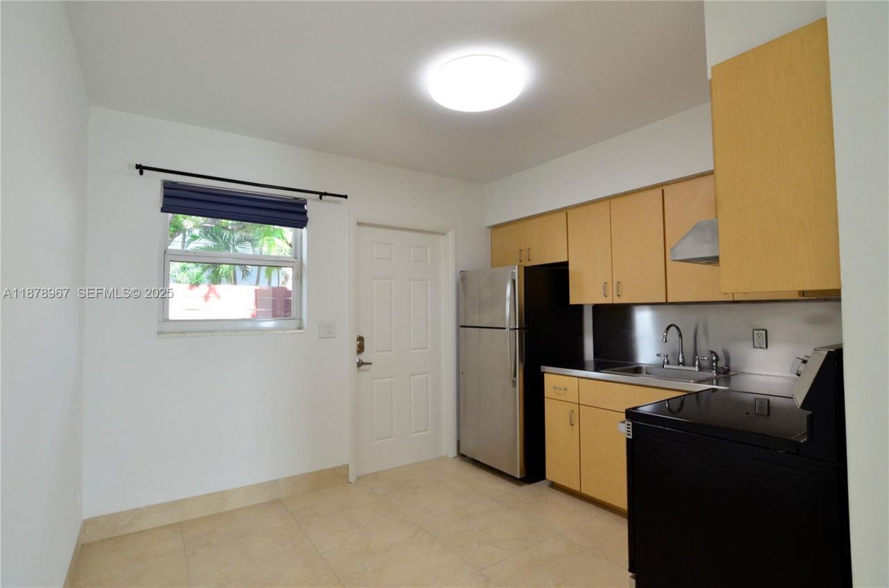 3050 Virginia St, Unit Front, Miami, FL 33133 Photo