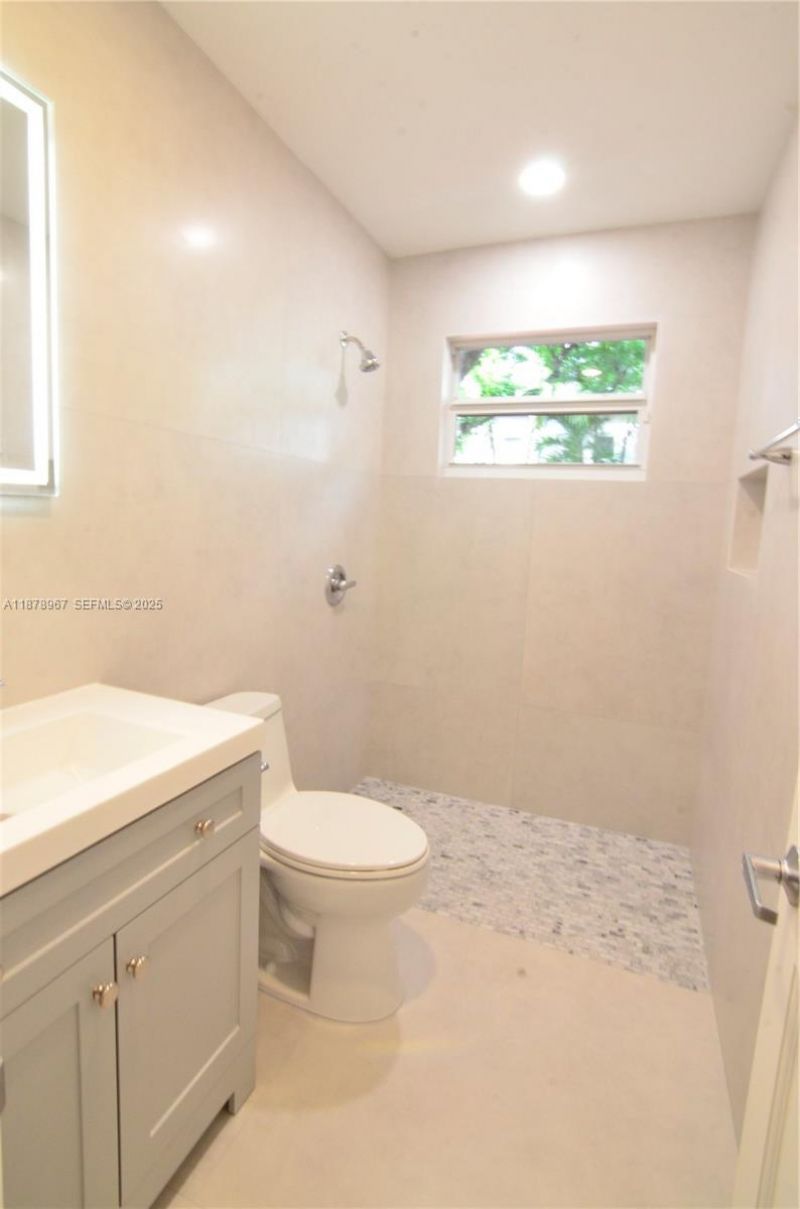 3050 Virginia St, Unit Front, Miami, FL 33133 Photo