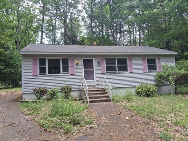 8 Laurel Dr, Ashburnham, MA 01430