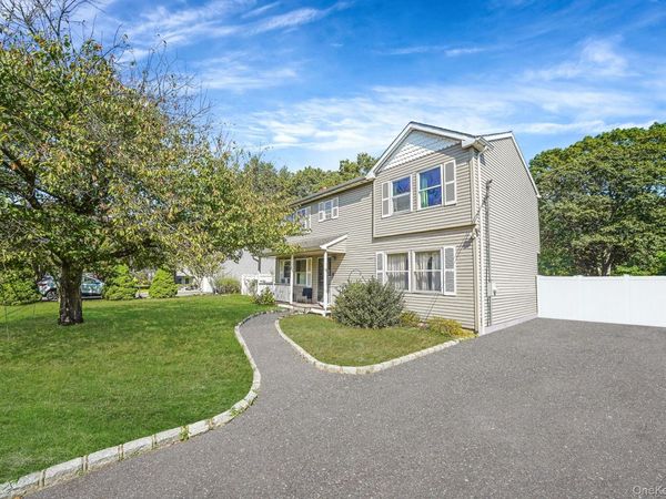 35 Maple Avenue, Bellport, NY 11713