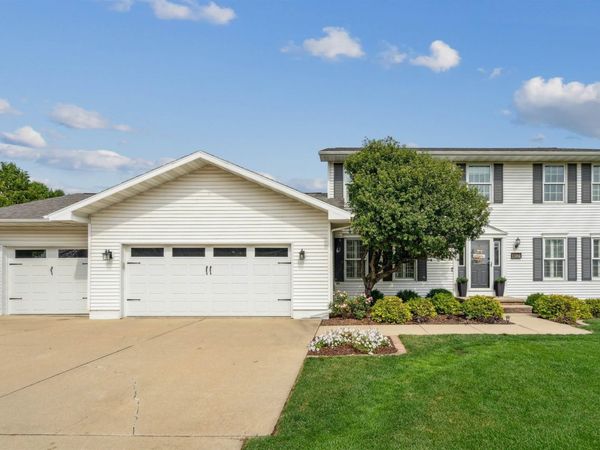 417 Primrose Drive, Hudson, IA 50643