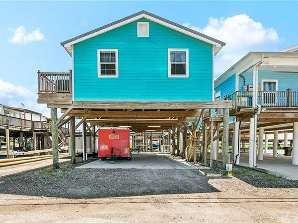 321 MARTIN Lane, Port Sulphur, LA 70083