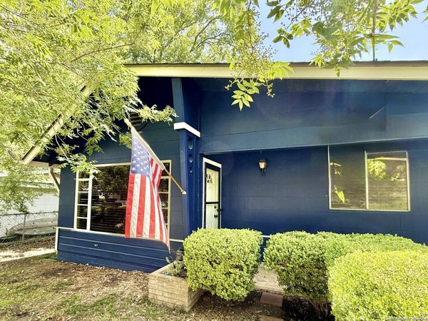 613 Harper, Kerrville, TX 78028