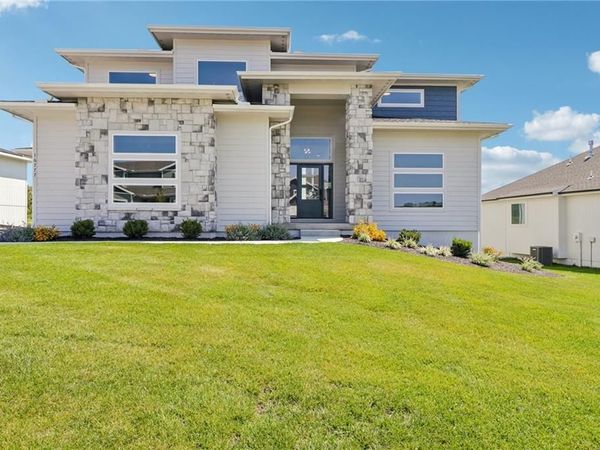16777 S Twilight Lane, Olathe, KS 66062