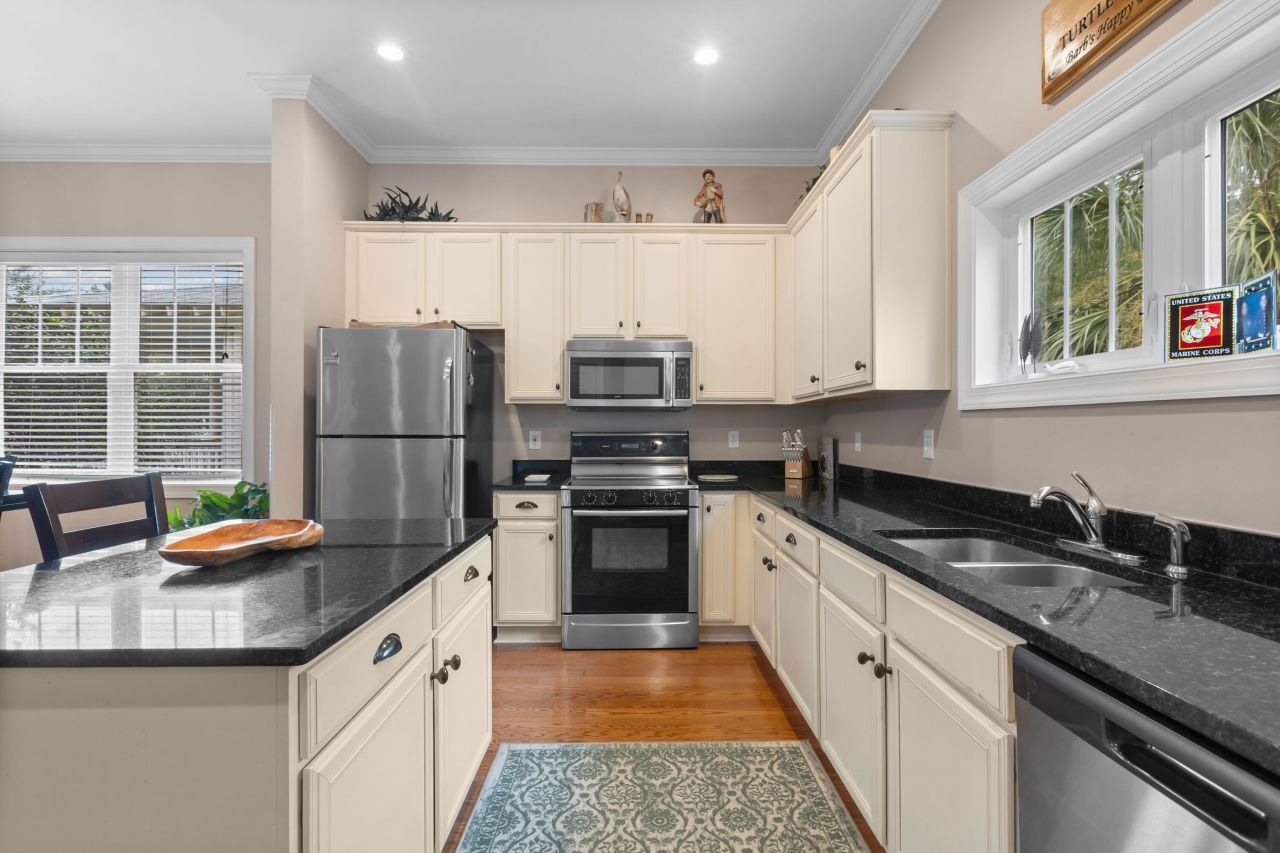 4005 Bridle Trail Drive Photo 16