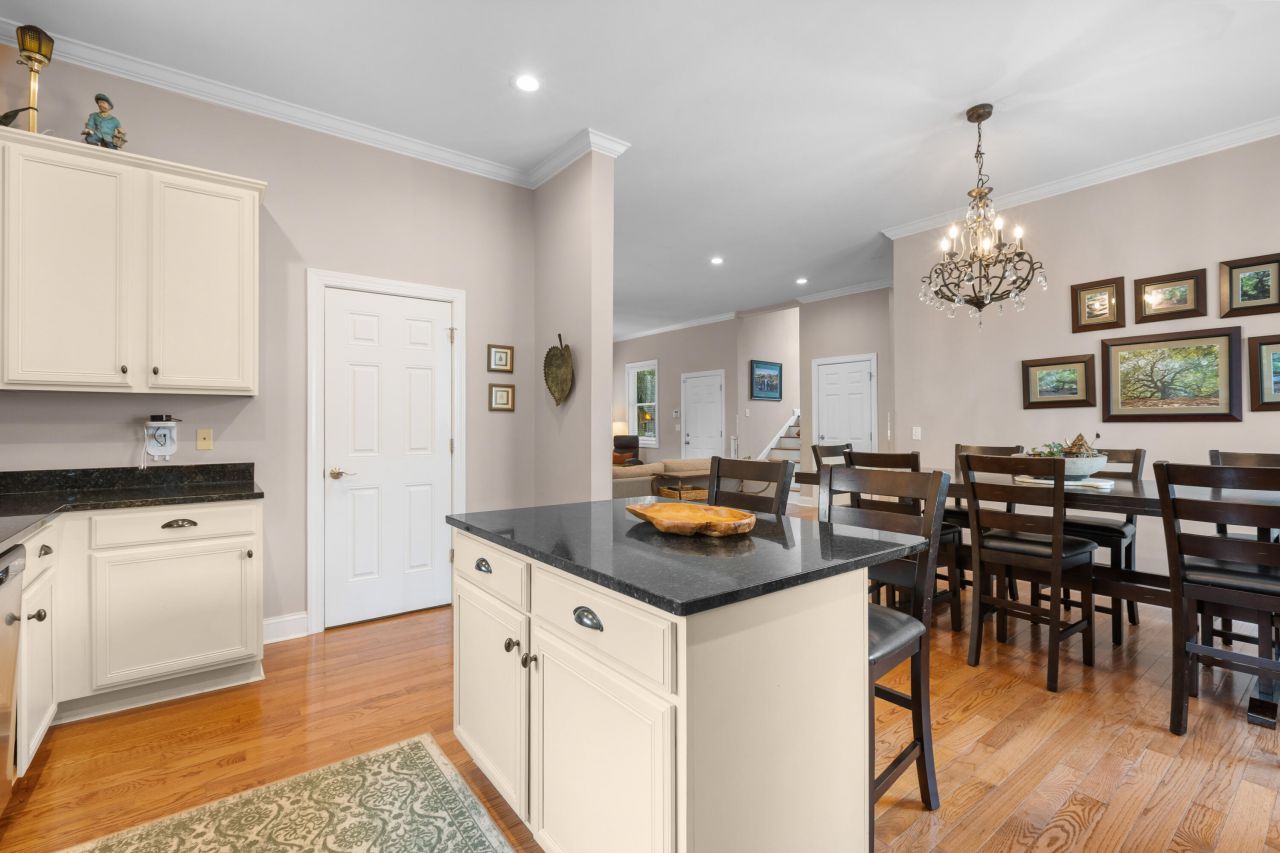 4005 Bridle Trail Drive Photo 17