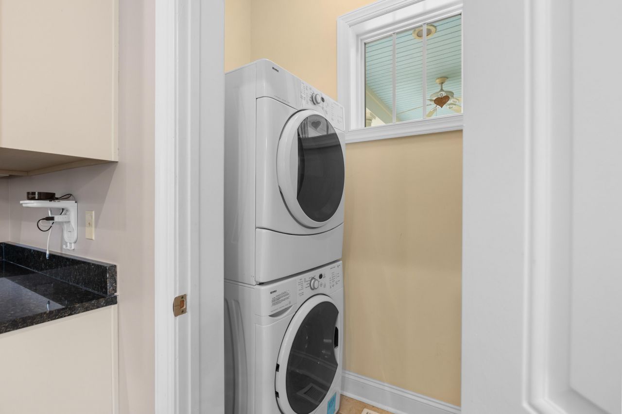 4005 Bridle Trail Drive Photo 18