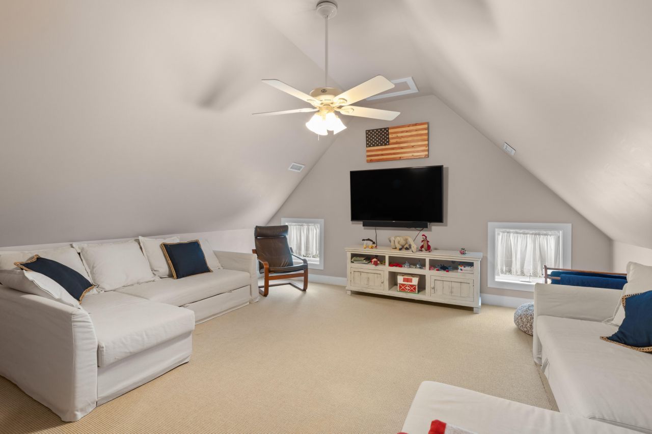 4005 Bridle Trail Drive Photo 32