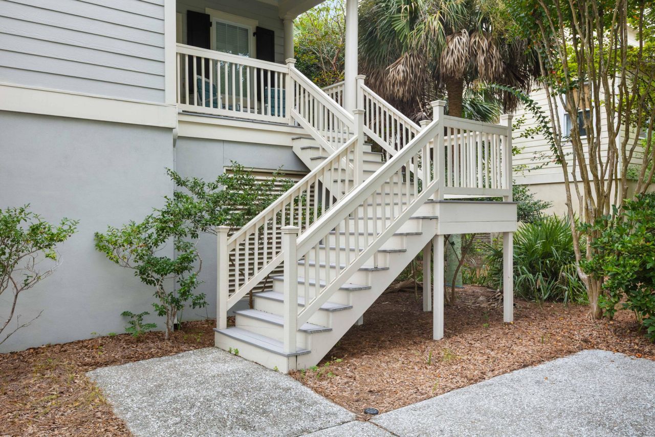 4005 Bridle Trail Drive Photo 6