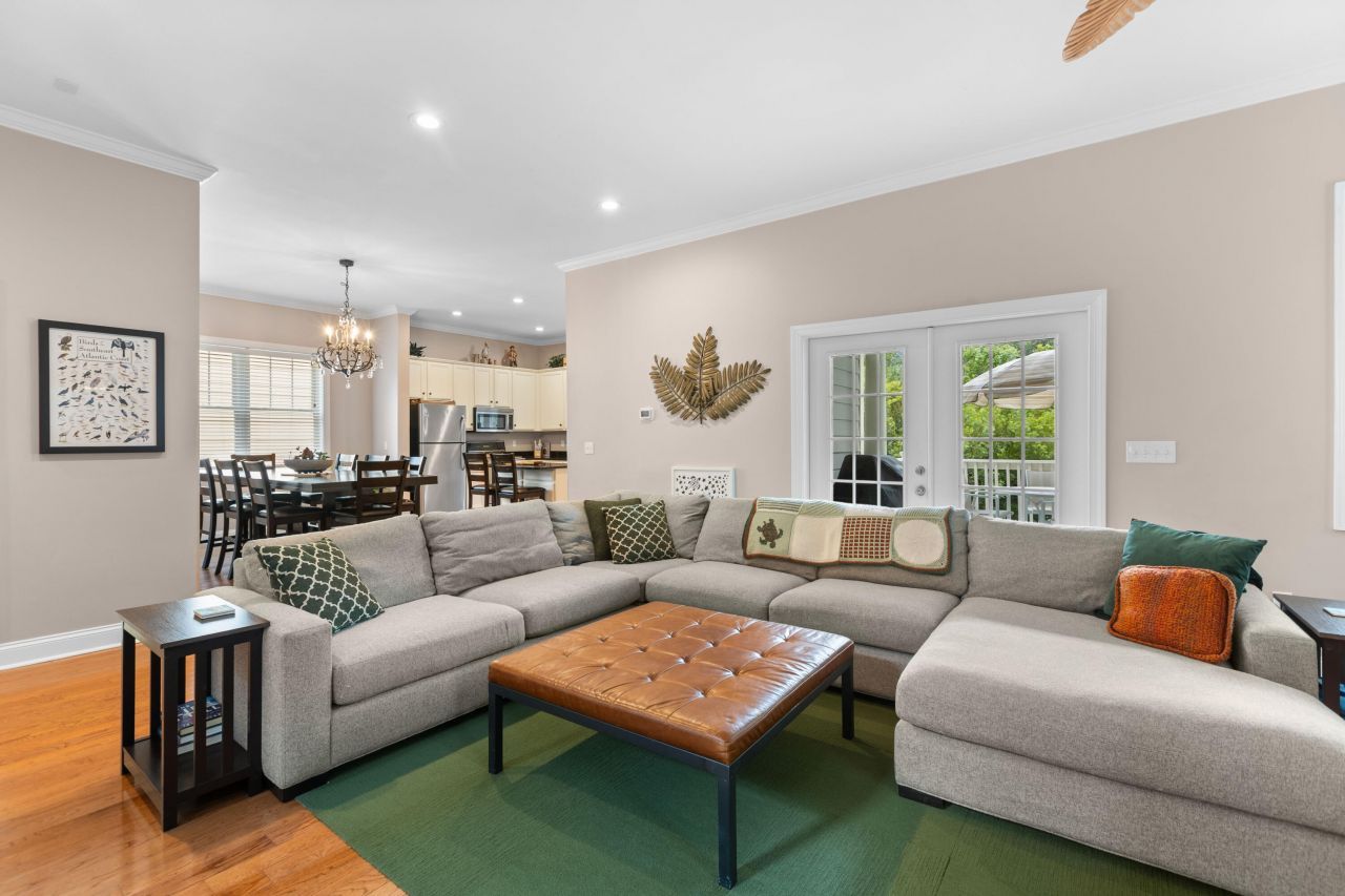 4005 Bridle Trail Drive Photo 9