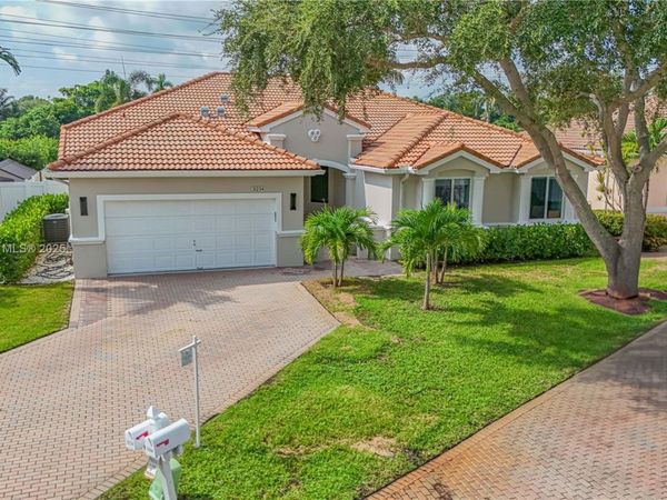 3234 SW 53rd Ct, Hollywood, FL 33312