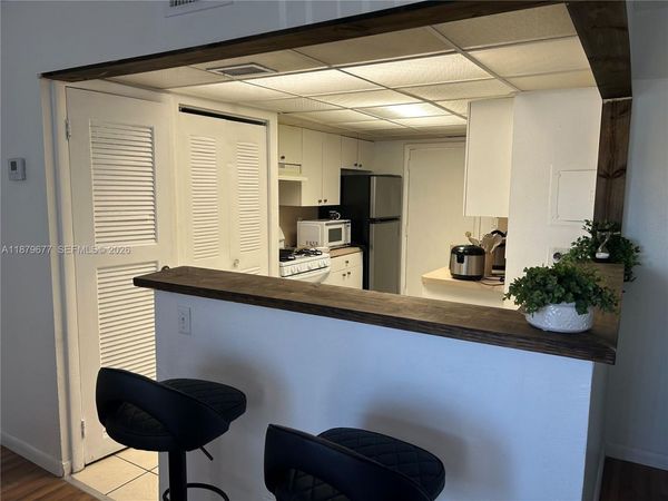 17901 NW 68th Ave, Unit R209, Hialeah, FL 33015