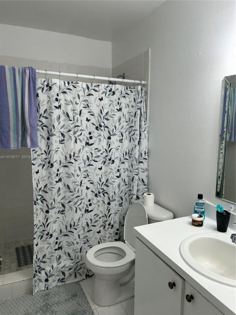 17901 NW 68th Ave, Unit R209, Hialeah, FL 33015 Photo