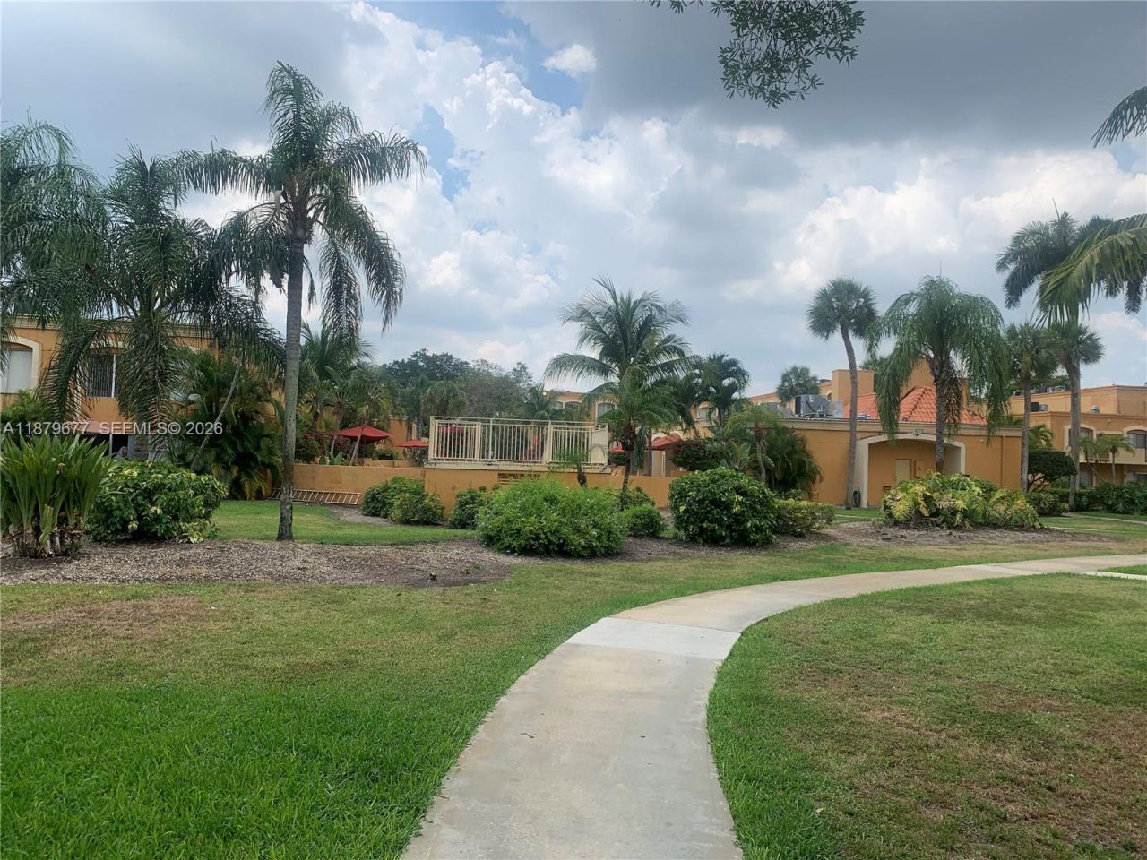 17901 NW 68th Ave, Unit R209, Hialeah, FL 33015 Photo