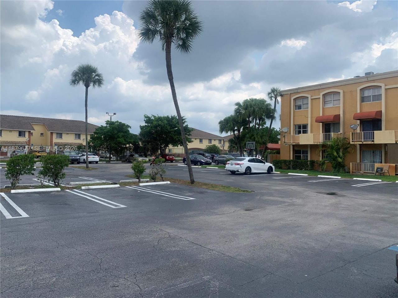 17901 NW 68th Ave, Unit R209, Hialeah, FL 33015 Photo